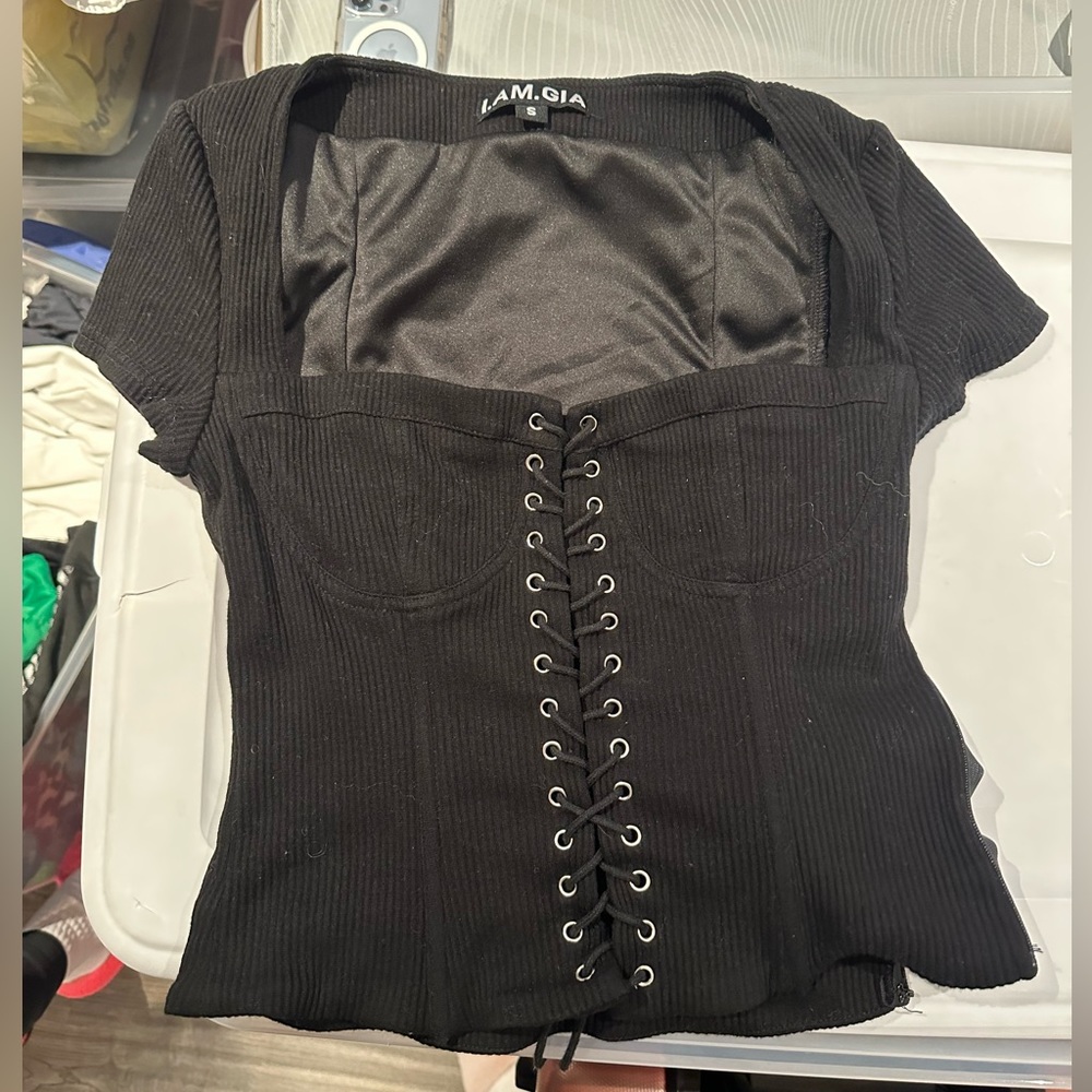 I AM GIA black top
